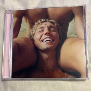 Troye Sivan ‘Something to give each other’ CD